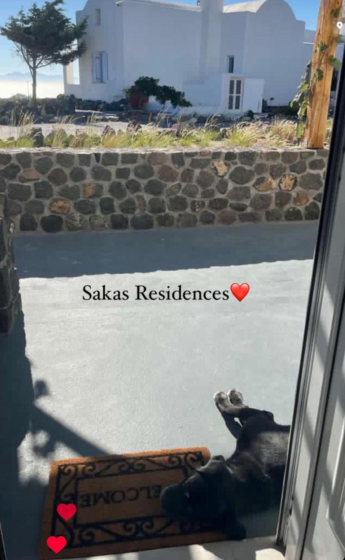 Sakas Residences Karterados  Luaran gambar