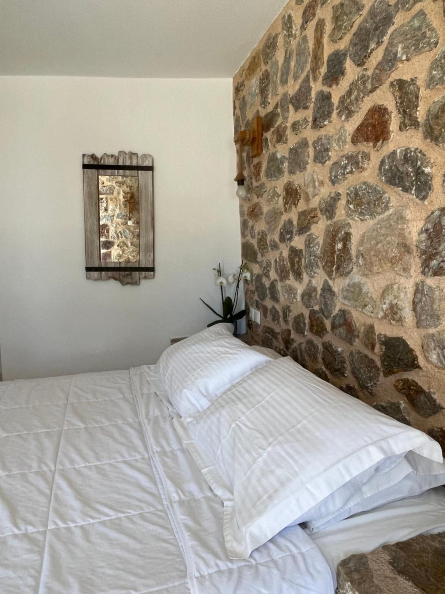Sakas Residences Karterados  Luaran gambar