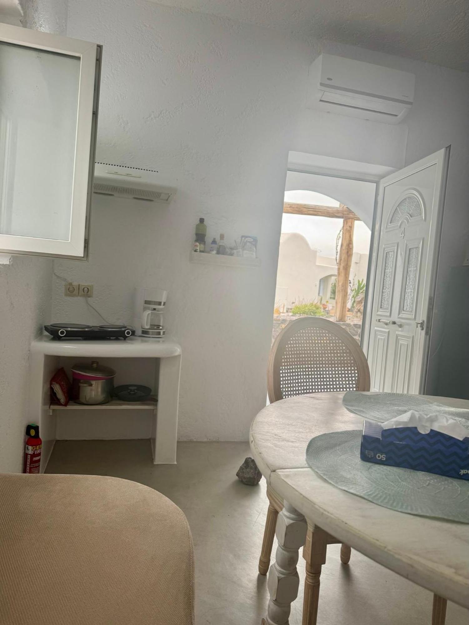 Sakas Residences Karterados  Luaran gambar